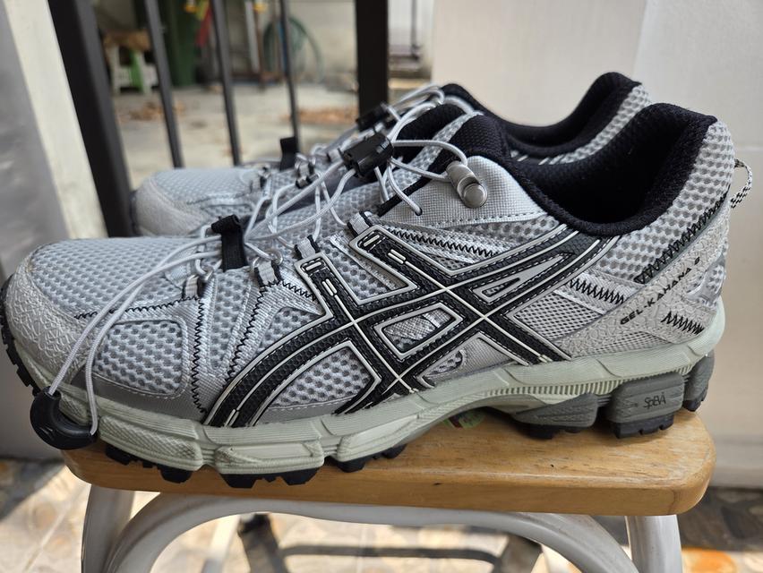 Asics size 10 us 28.0cm