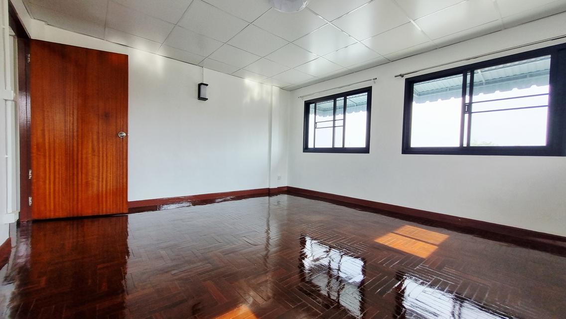 บ้านทาวน์เฮ้าส์ 3 ชั้น 19