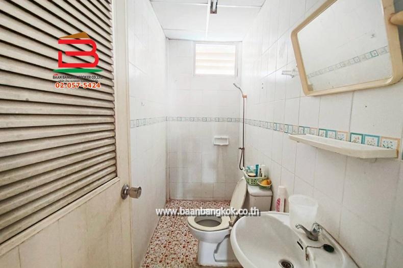 ทาวน์เฮาส์ หมู่บ้าน อยู่เจริญ 4 เนื้อที่ 23.2 ตรว. ถนนลำลูกกา ต.ลาดสวาย อ.ลำลูกกา จ.ปทุมธานี 8