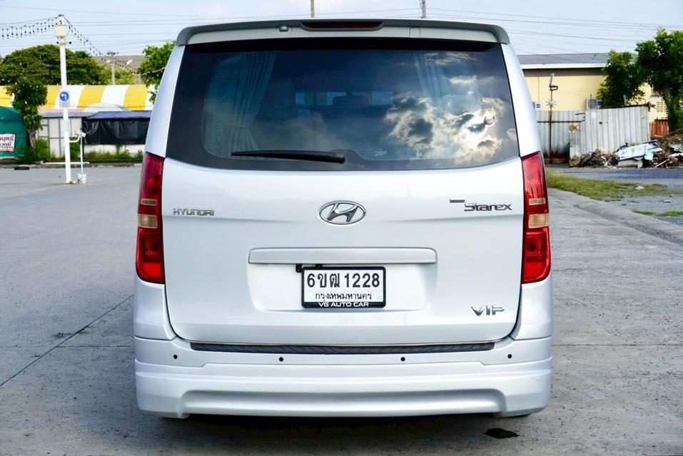 Hyundai Grand starex 2.5 Vip 7 ที่นั่งเครื่องยนต์: ดีเซล เกียร์: ออโต้  ปี : 2011 สี: เทา 20