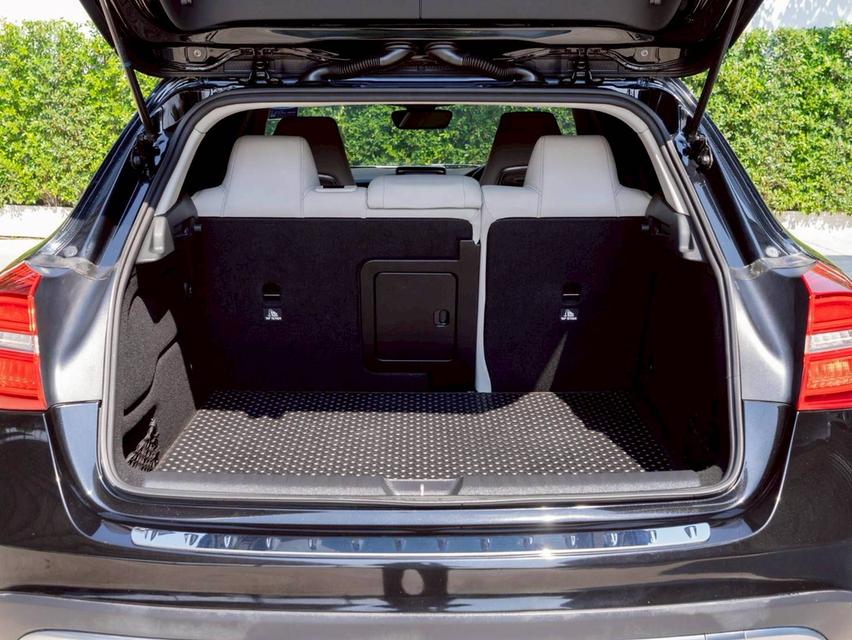 Mercedes Benz GLA200 1.6 Urban ปี 2015 รูปที่ 9