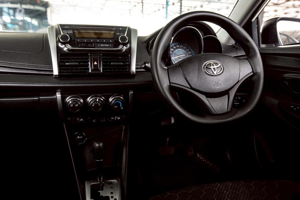 Toyota Vios 1.5E ปี 2017 สีขาว 16
