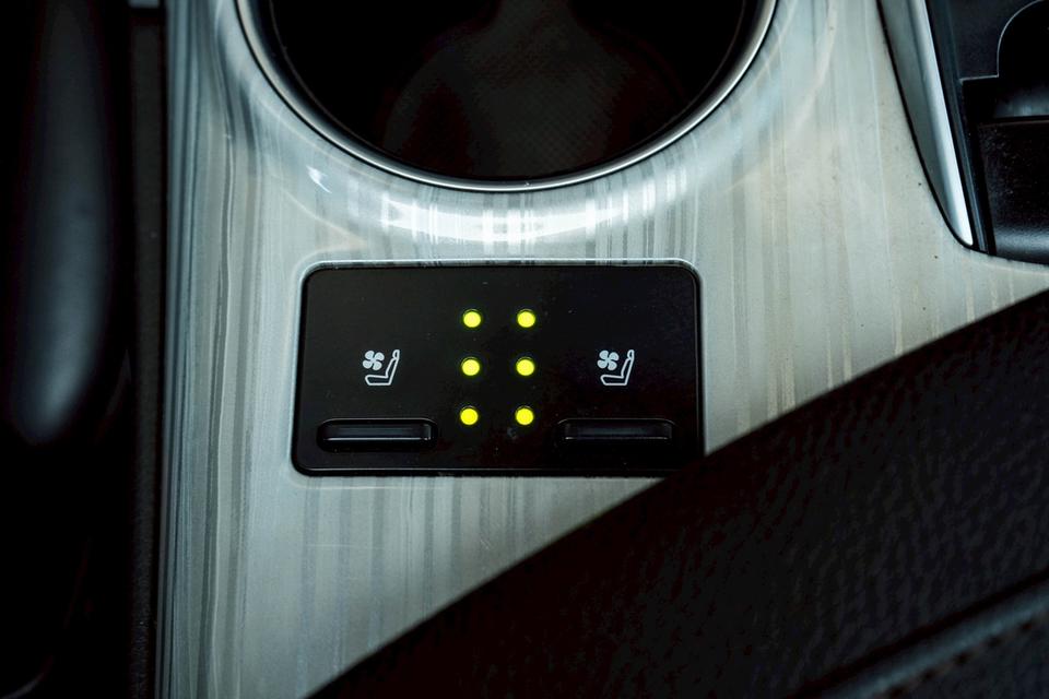 รหัสรถ CBL6570 TOYOTA CAMRY 2.5 Hybrid Premium AT 2019 รูปที่ 16