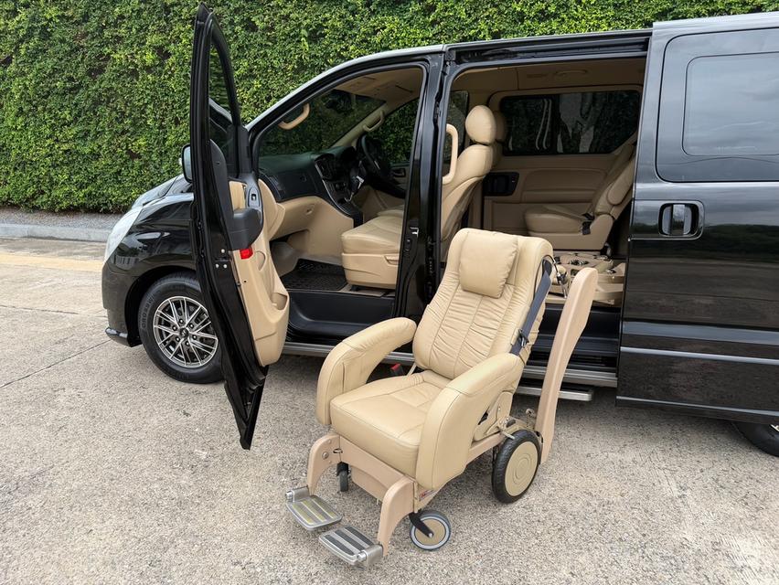 2017 HYUNDAI H1, ELITE โฉม MMC (สีดำ รูปที่ 19