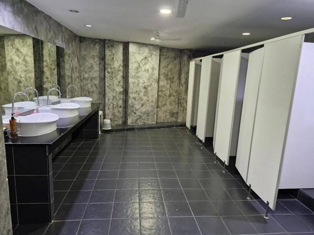 ให้เช่าอาคาร 3 ชั้น ริมถนนพระราม 4 ติดถนนใหญ่ ออฟฟิศพร้อมใช้งาน 10