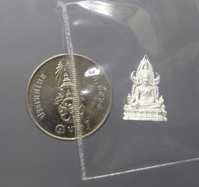 พระพุทธชินราช ลอยองค์ เนื้อเงิน (พิมพ์จิ๋ว) กรมตำรวจรุ่นแรก รุ่น “ประวัติศาสตร์” ปี2562 พร้อมกล่องเดิม 4