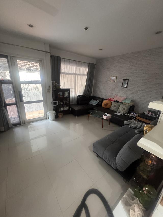 ทาวน์เฮ้่ส์ 3 ชั้น หมู่บ้านวิสต้าปาร์ค วิภาวดี 2 หลังมุม 3