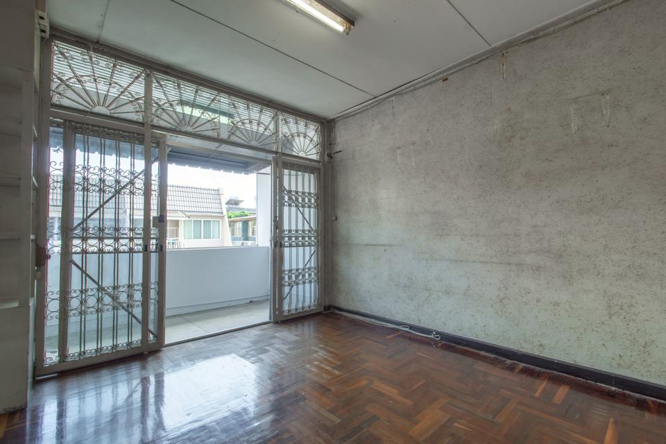 บ้านทาวน์โฮม 3 ชั้นบน “ทำเลที่หาไม่ได้แล้ว” กลางสาทร-เย็นอากาศ-พระราม 4 ซอยศรีบำเพ็ญ 13