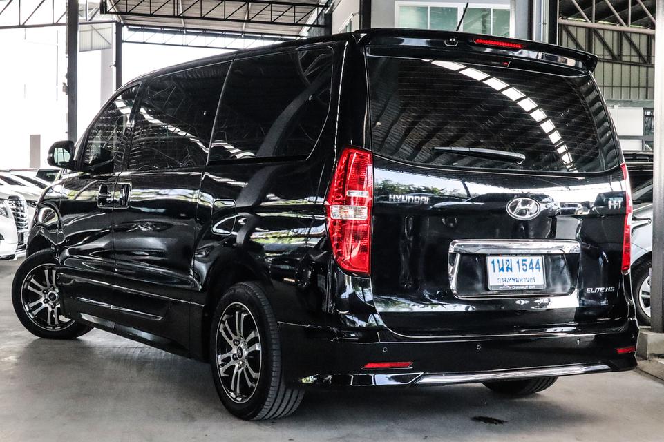 ขาย HYUNDAI H-1 2.5 ELITE ปี 2022 ไมล์ 40,000 กม.
