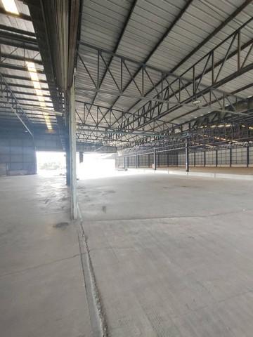 ให้เช่าโกดัง2,960 ตร.ม.ย่านถนนพระราม2ซอยบางกระดี่แสมดำบางขุนเทียน รถเทรลเลอร์ 40 ฟุต เข้าได้  มีลานจอดรถขนาดใหญ่ มีใบรง.4   5