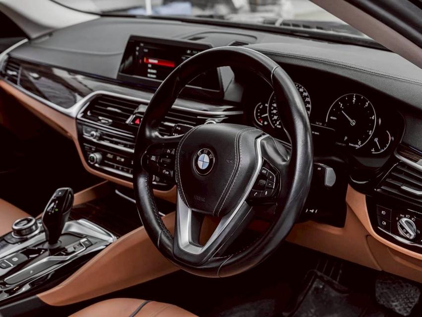 รหัสรถ 67GG2585 BMW 520d Luxury Limousine G30 ปี2017 8