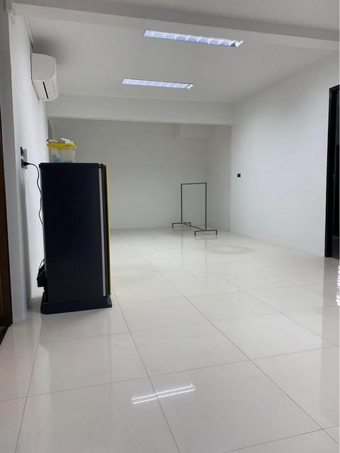 PP447 ขายทาวน์เฮ้าส์ 2 ชั้น ลาดพร้าว 26 ใกล้ MRT ลาดพร้าว 500 เมตร เหมาะซื้อทำโฮมออฟฟิศ อยู่อาศัย ปล่อยเช่า เดินทางสะดวก เข้าออกได้หลายเส้นทาง 9