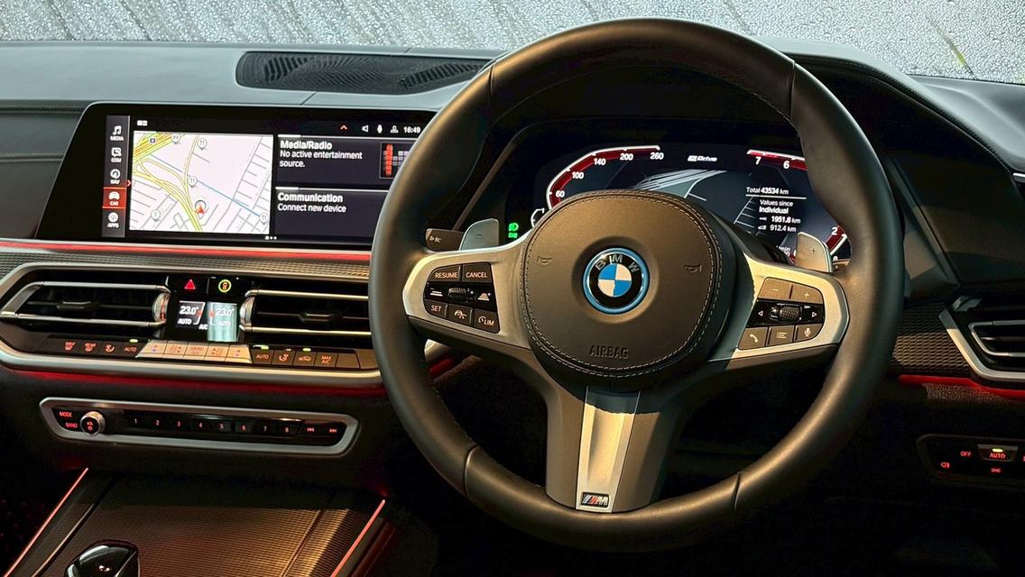 BMW X5 xDrive45e M Sport รถออกสิ้นปี 2022 9