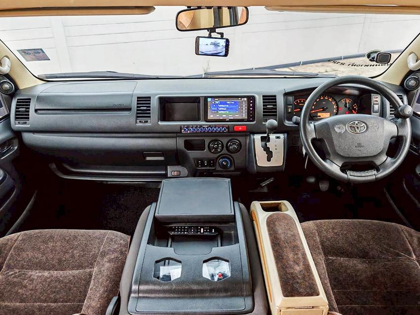 TOYOTA COMMUTER 3.0 ดีเซล 6