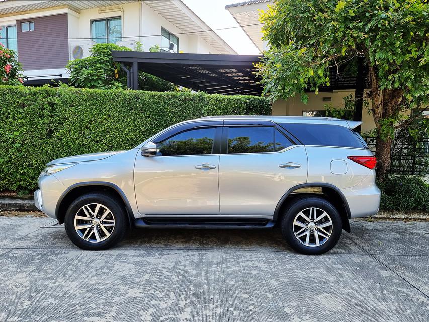 Toyota Fortuner 2.4 V (ปี 2016) SUV AT 3