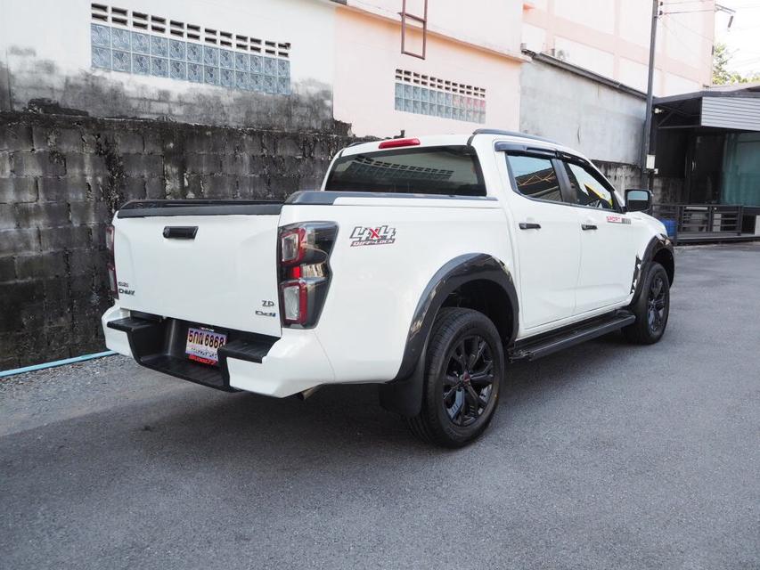 ISUZU D-MAX  V-CROSS CAB-4 3.0 Ddi ZP 4WD M/T ปี 2022 6