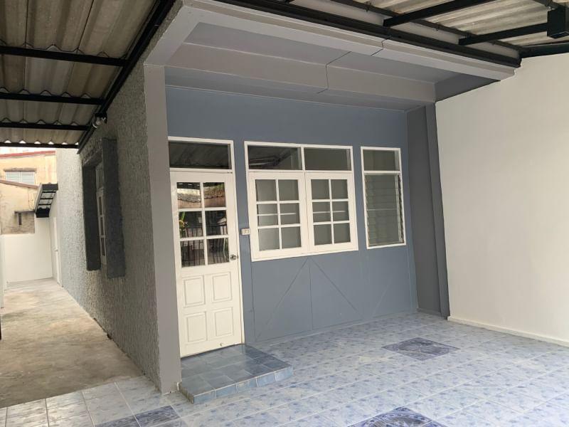 บ้านทาวน์เฮ้าส์ หลังมุม,สูง 2 ชั้น หมู่บ้านราณี 3 ถนนนวมินทร์ 135  13