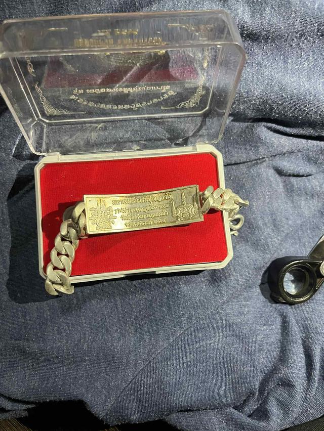 หลวงพ่อพัฒน์ ปุญญกาโม เลสมหาเจดีย์ปุญญกาโม เลสหนัก 2-3 บาท เนื้ออัลปาก้าลงยาน้ำเงินขอบแดงซุ้มเขียว...หน้ากากทอง**,,,, เลข66 สร้างเพียงประมาณ 500 เส้น  4