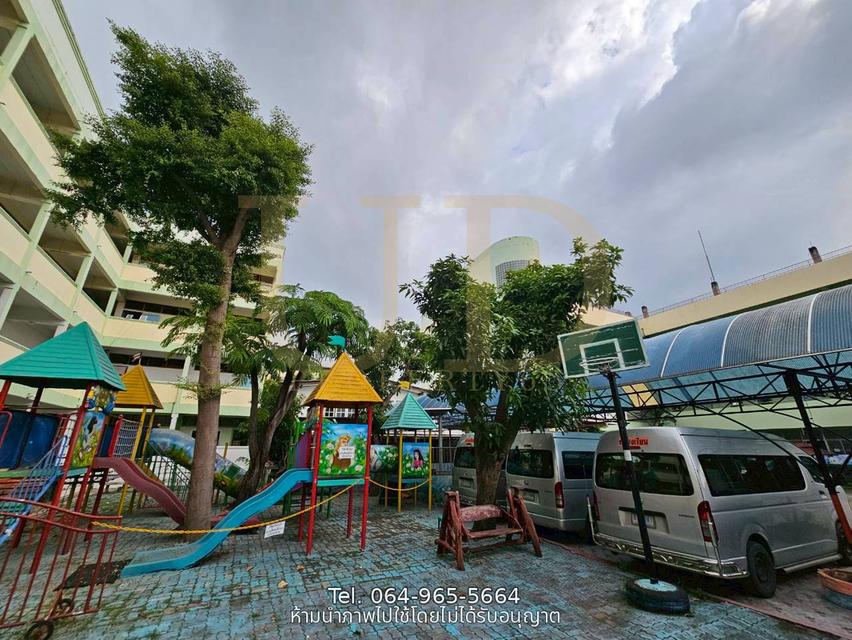 🔥 **ขายที่ดินพร้อมสิ่งปลูกสร้าง ทำเลดอนเมือง ใกล้สนามบินดอนเมือง** 🔥 🏢 **ที่ดิน 3 ไร่ 66 ตร.ว. พร้อมอาคาร 3 ชั้น 3 อาคาร** 8