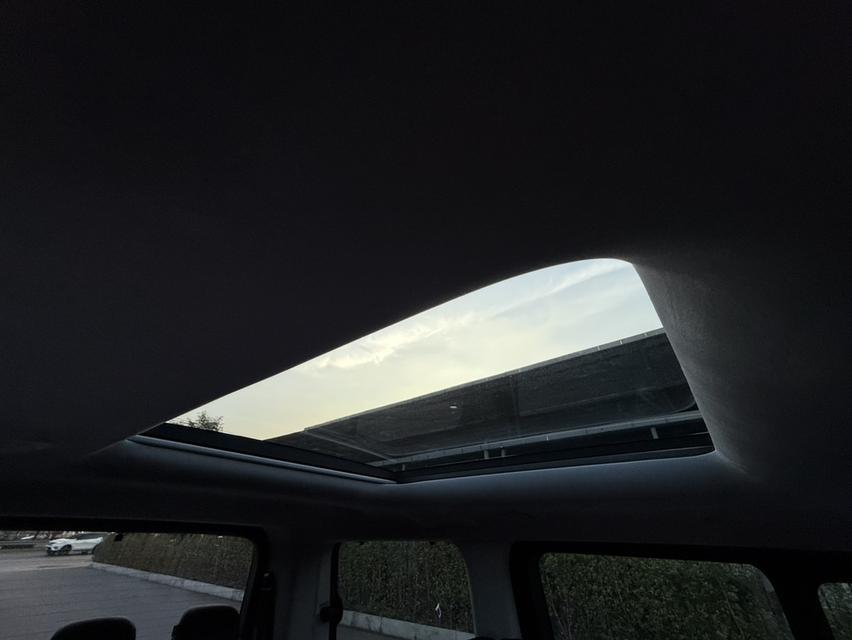 Hyundai Staria Premium Sunroof 2.2D 8AT รูปที่ 17