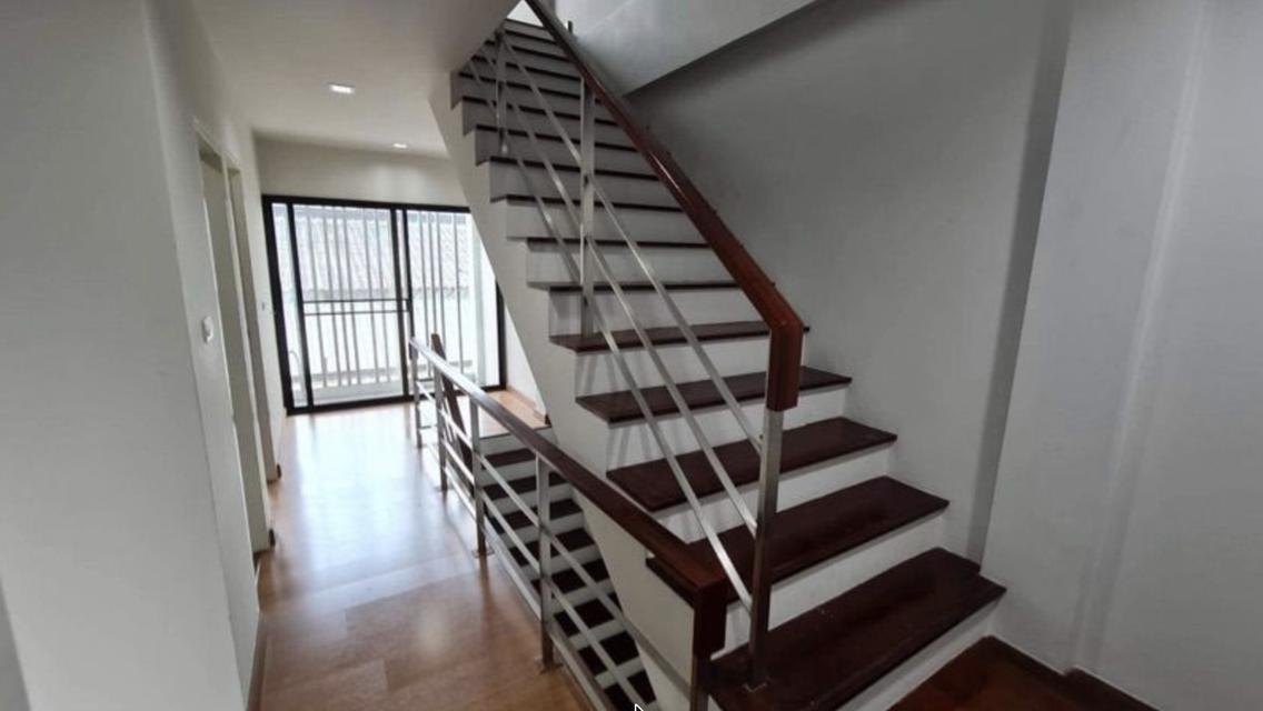 บ้านทาวน์โฮม 3 ชั้น สวยสไตล์ลอฟ ทำเลดอนเมือง ติดถนนวิภาวดี ราคาไม่แพง 4