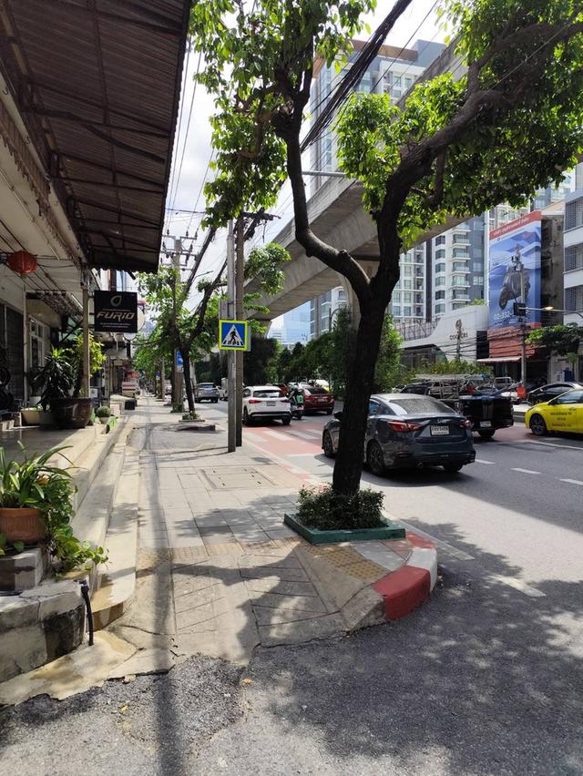 ขายที่ดินแปลงศักยภาพสูง สุขุมวิท 101  BTS ปุณณวิถี Land and old  house  for sale in a prime 17