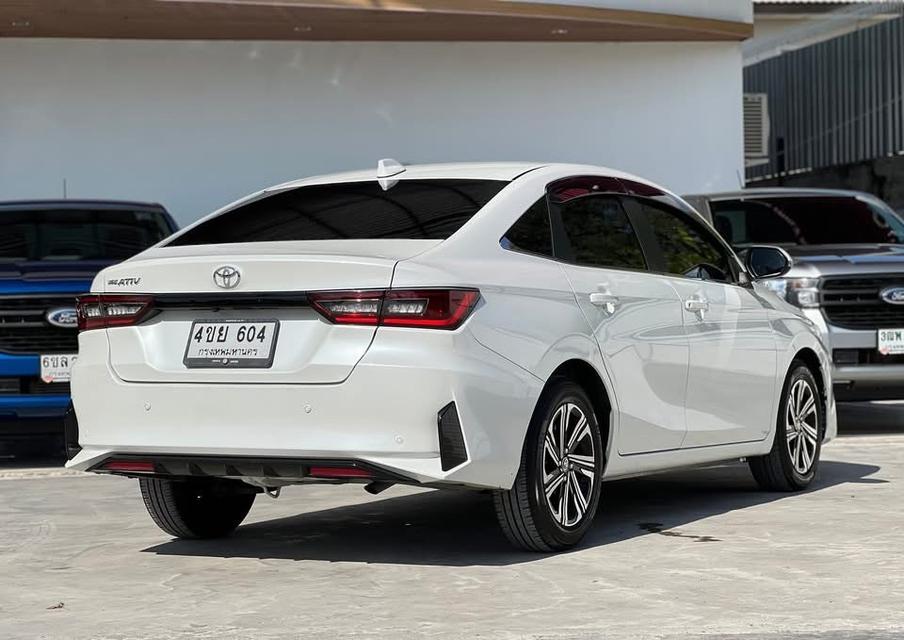 Toyota Yaris 1.2Premium ปี23 4