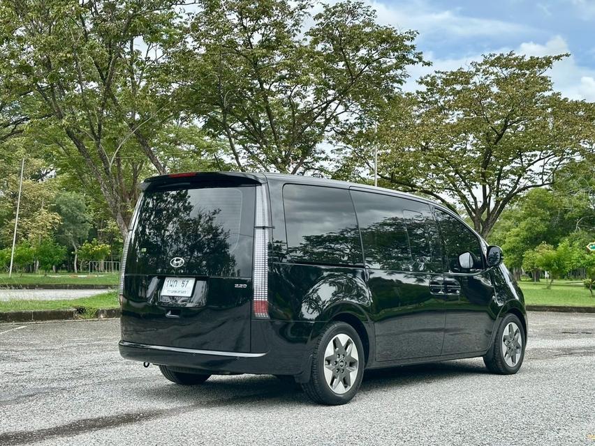 Hyundai Staria 2.2 Diesel SEL 8AT ปี 2022  เลขไมล์ 9x,xxx km. วารันตีศูนย์ยาวๆ 5ปี 6