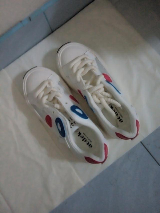 รองเท้าผ้าใบมือ1เบอร์39 2