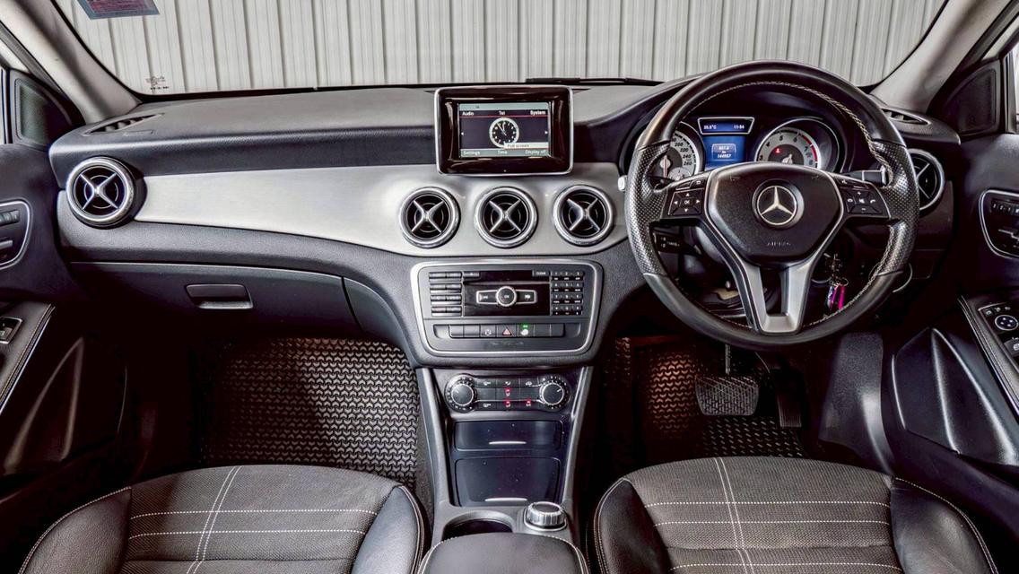 BENZ GLA-CLASS 200 ปี 2015 สีขาวโฉม W156 ปี14-20 รูปที่ 10