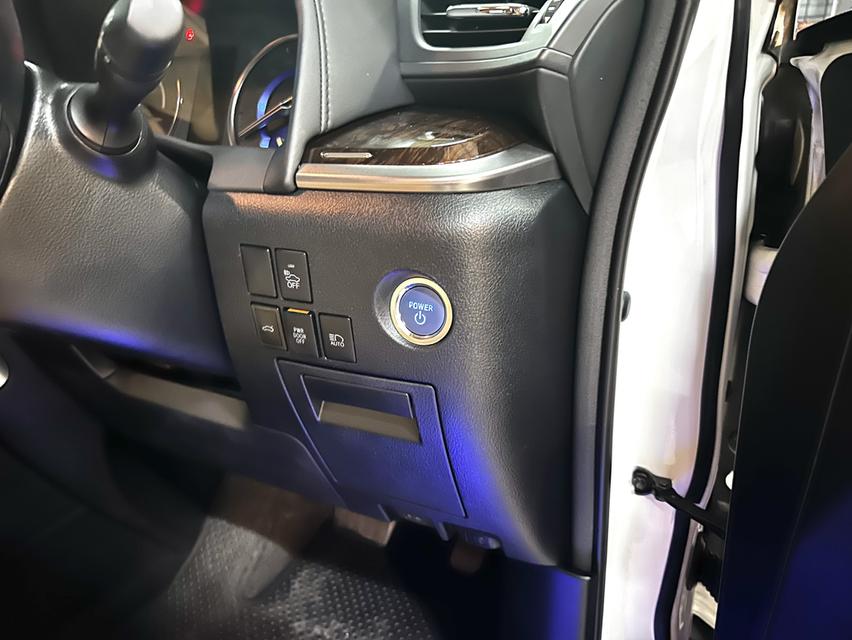 TOYOTA ALPHARD 2.5 Hybrid X E-Four ปี2018 ไมล์น้อย 6