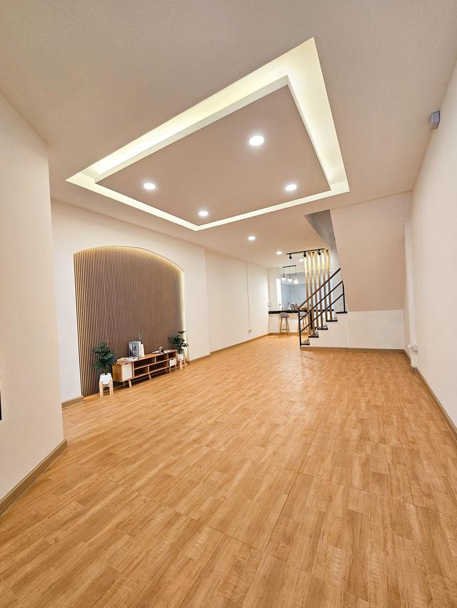 ขาย ทาวโฮมพร้อมอยู่ หมู่บ้าน .อยู่เจริญ ดอนเมือง ติดถนนวิภาวดีรังสิต 37 15