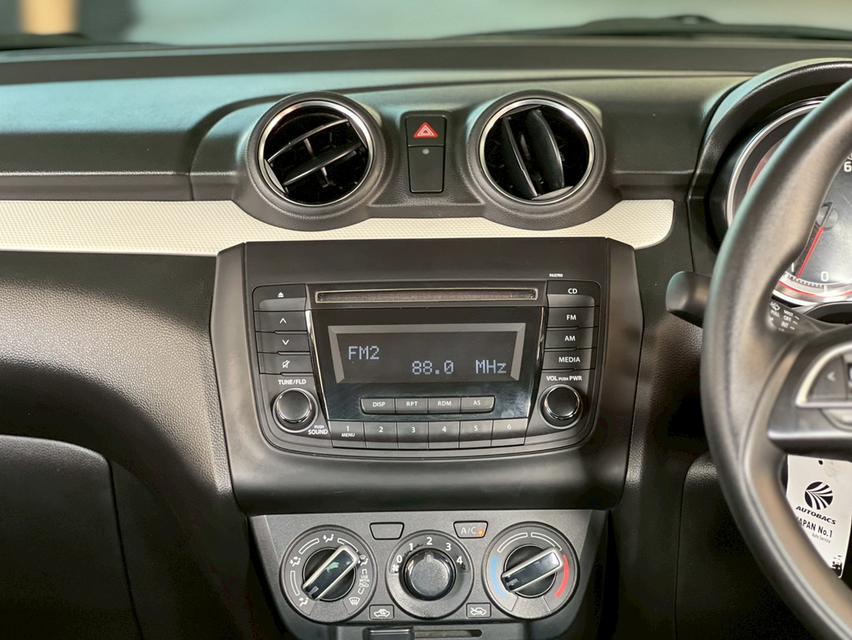 2019 SUZUKI SWIFT, 1.2 GL โฉม ปี18-ปัจจุบัน สีขาว เกียร์ออโต้ เครื่องเบนซิน รูปที่ 12