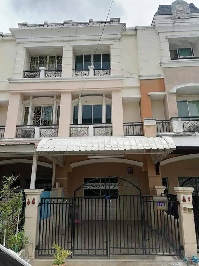 ด่วน ขายทาวน์เฮ้าส์ 3ชั้น 18ตรว. หมู่บ้านปริญลักษณ์ วงแหวน-สาธร บ้านเปล่า สภาพดี ใกล้รถไฟฟ้า ออกค่าโอนให้ 1