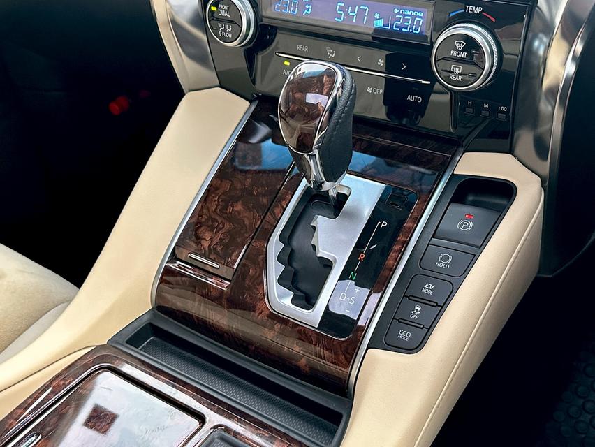 ขาย Toyota Vellfire 2.5 Hybrid ปี20 8