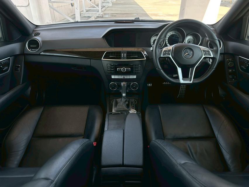 Mercedes-Benz C250 CGI 1.8L BlueEFFICINEY AMG (W204) รถมือเดียวออกห้างสภาพสวยพร้อมใช้งาน 14