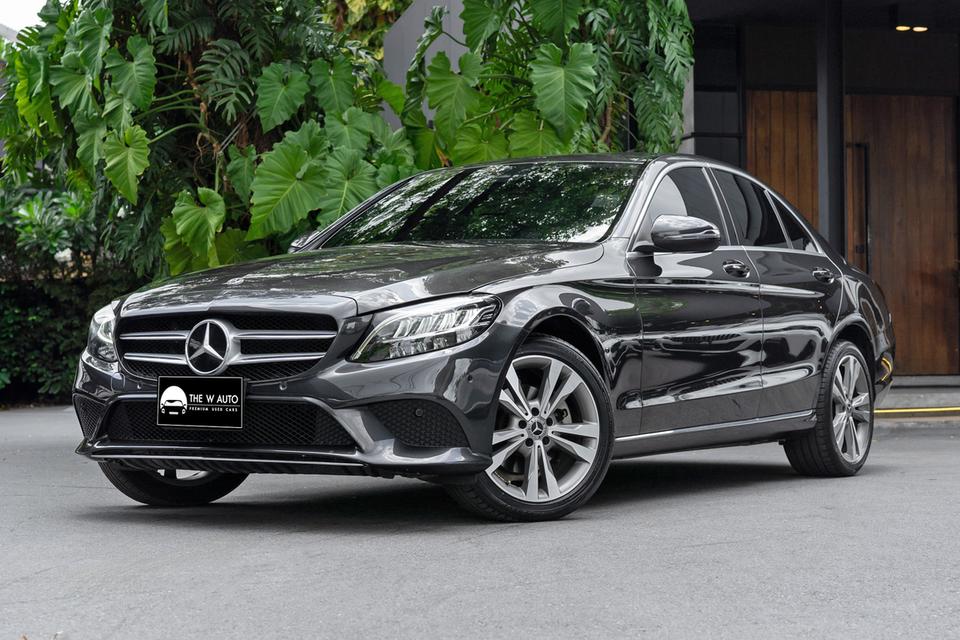 “Mercedes-Benz C220d Avantgarde” ปี 2022