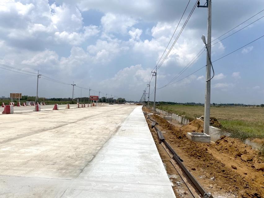 ขายที่ดิน 8 ไร่ ติดถนนเลียบคลองสี่ขวา โรจนะ สายเอเชีย  ใกล้มอเตอร์เวย์บางปะอิน  098 7755 808 3