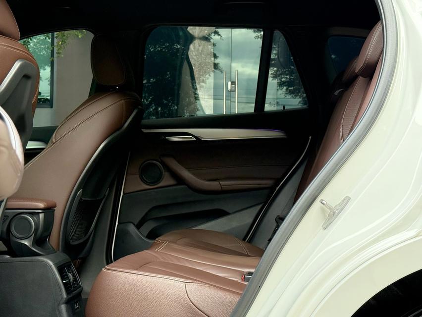 2022 BMW X1 20D MSPORT รถมือเดียวออกป้ายแดง รถวิ่งน้อย ไม่เคยมีอุบัติเหตุ วารันตีศูนย์ยังเหลืออีกนานครับ 14