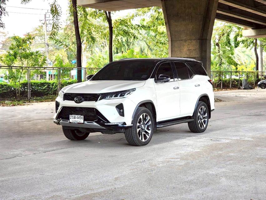 ขายรถ Toyota Fortuner 2.8 Legender 4WD ปี 2022 สีขาว เกียร์ออโต้