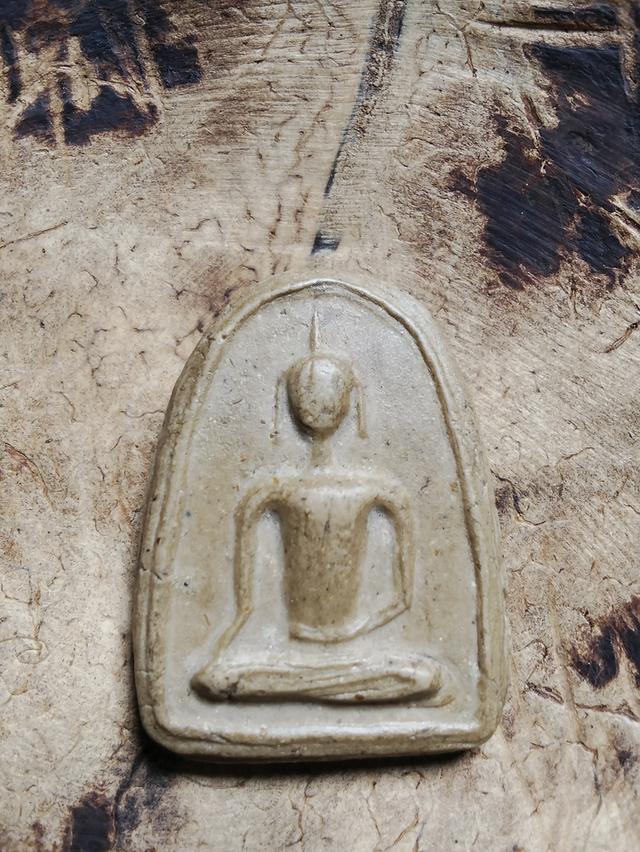 พระเครื่องหลายรุุ่นหลายราคา รูปที่ 5