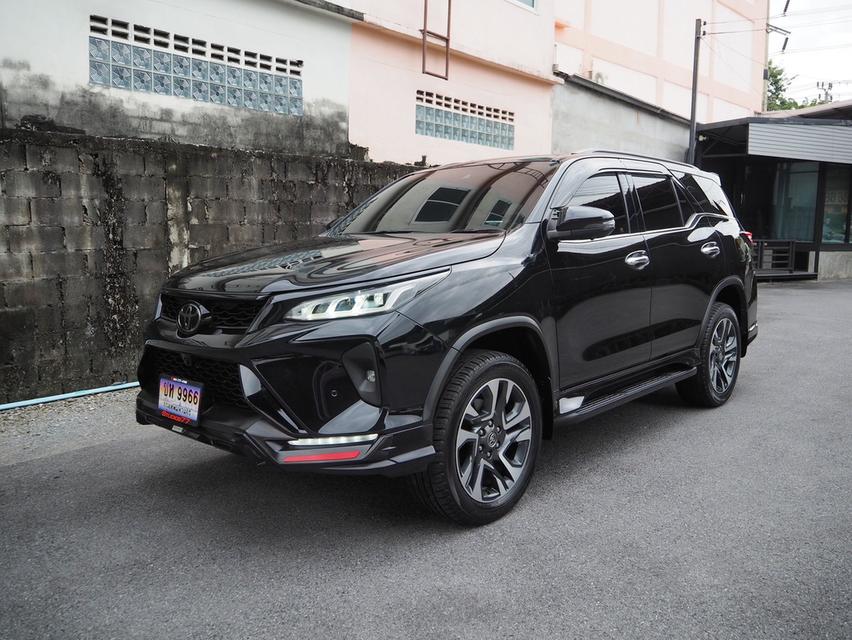 TOYOTA FORTUNER 2.8 LEGENDER BLACK TOP 4WD ปี 2022 2