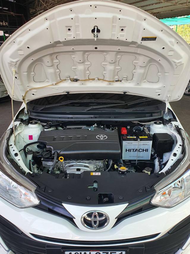 Toyota Yaris Ativ รุ่น 1.2 Entry ปี 2018 ออโต้ สีขาว 5