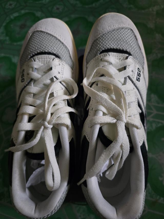 รองเท้า NB 550 สีเทาดำ ไซต์ 245 6