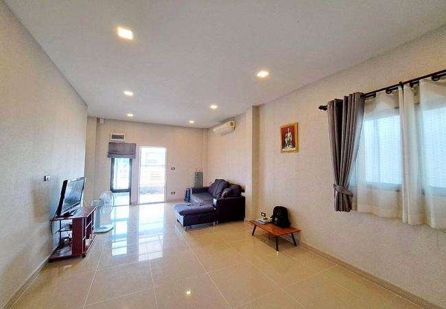 ขายบ้าน หมู่บ้านร็อคการ์เด้น สุวรรณภูมิ เฟส 3 ซอยหลวงแพ่ง 4/1 บางเสาธง สมุทรปราการ 4