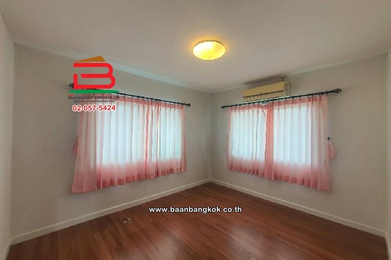 บ้านเดี่ยว หมู่บ้านพฤกษ์ลดา 3 เนื้อที่ 54.4 ตร.ว (อยู่ตรงข้ามกับโรงเรียนบีคอนเฮาส์ แย้มสอาดรังสิต) ตำบลลาดสวาย อำเภอลำลูกกา ปทุมธานี 10