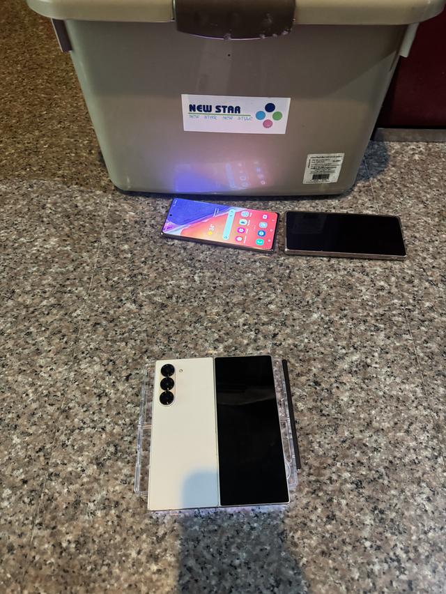 ขายๆๆๆถูกSamsungFold6สีใหม่หายากSilver Shadow 512กิ๊กแถมปากกาให้ด้วยคับสูนTrueสภาพสวยการใช้งานดีเยี่ยมทุกๆฟังชั่นเครื่องรีสโตได้ตลอดไม่มีติดแอคเค้าใดๆ รูปที่ 2