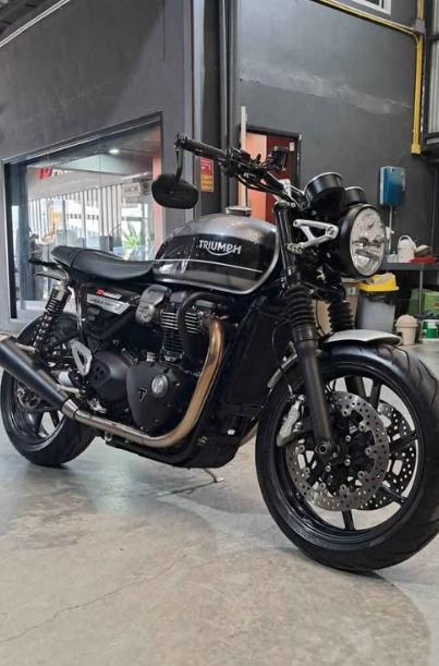 2019 Triumph Street Twin สีดำ 6