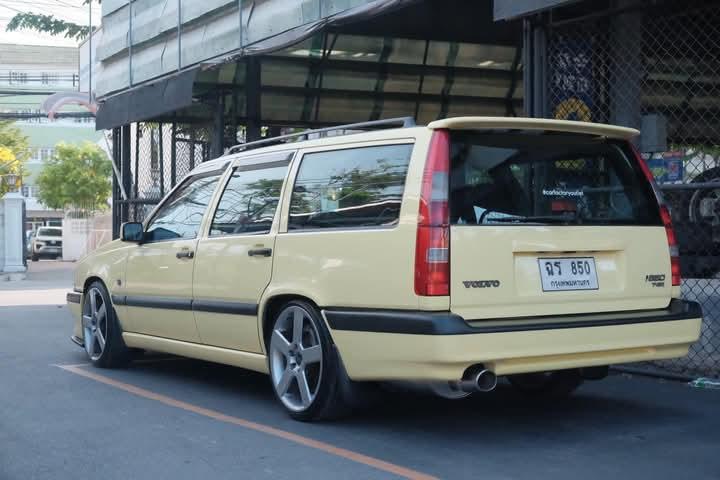 Volvo 850 สีเหลือง  5