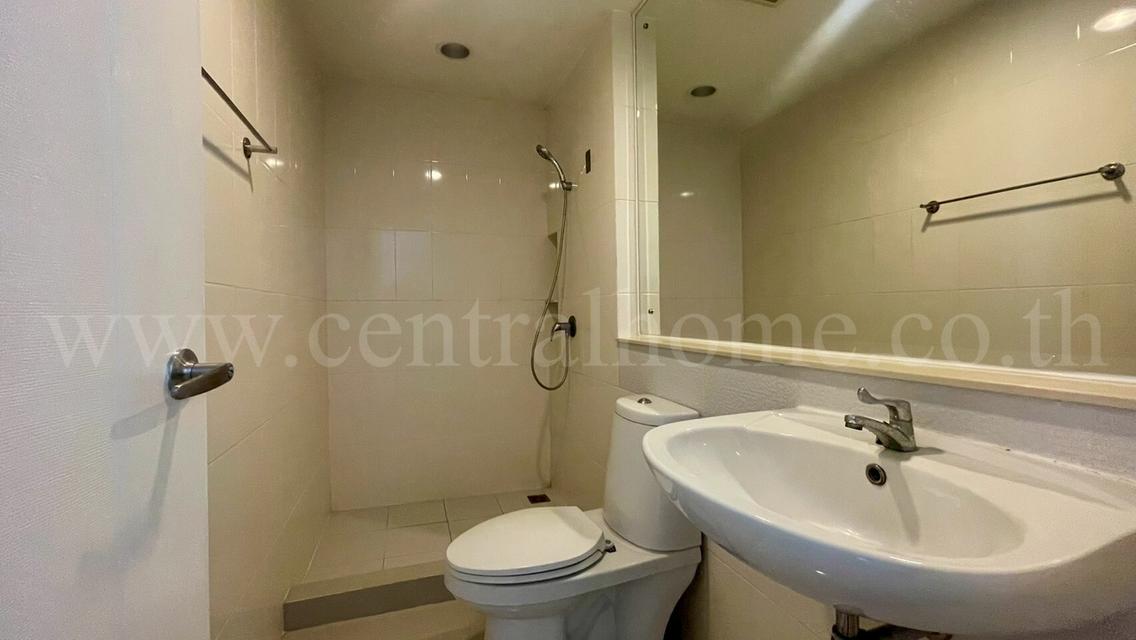 ทาวน์โฮม 3 ชั้น บ้านกลางเมือง รัตนาธิเบศร์ รีโนเวทใหม่ พร้อมอยู่ 10